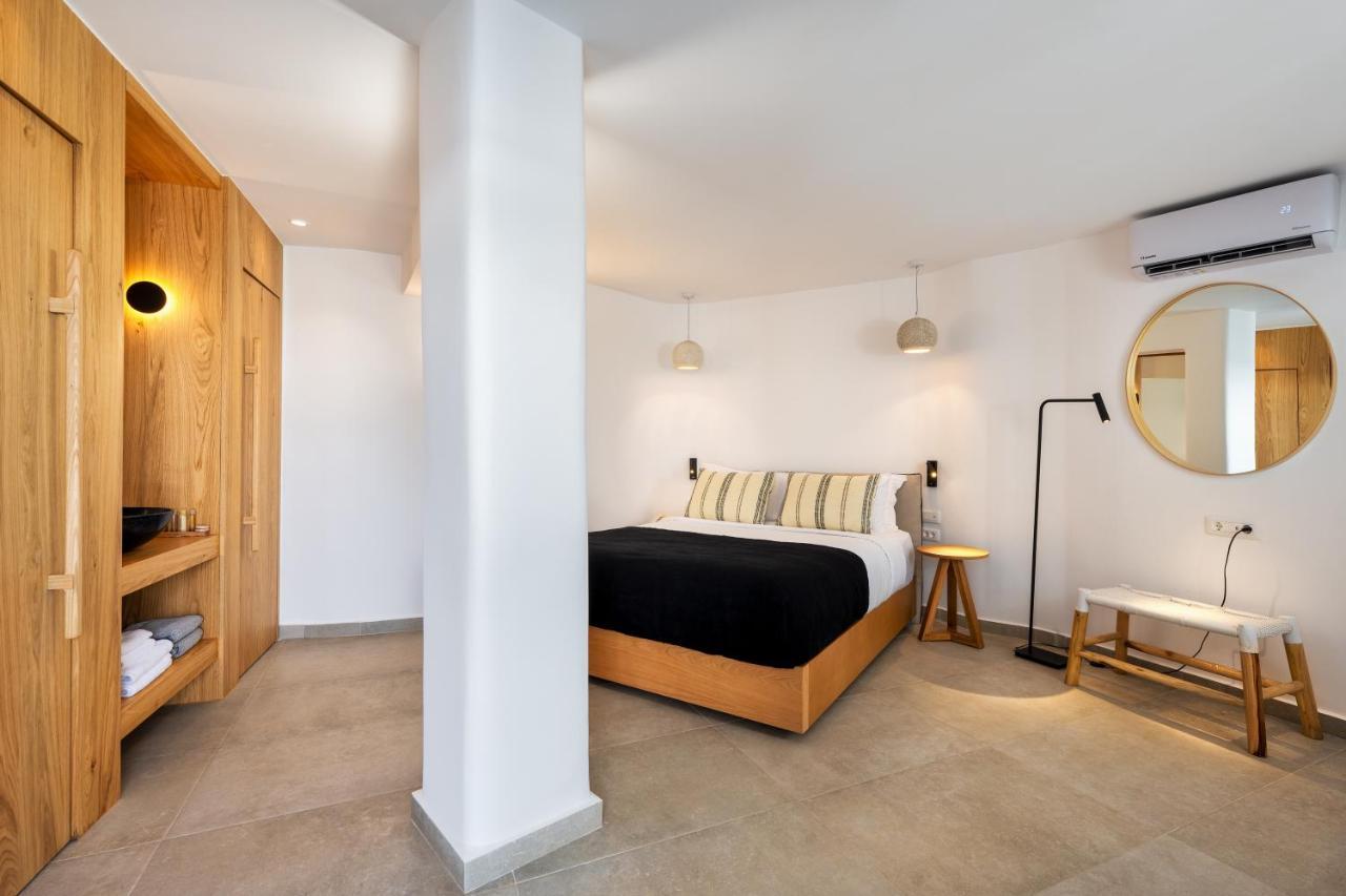 Callia Retreat Suites - Adults Only Fira  Dış mekan fotoğraf