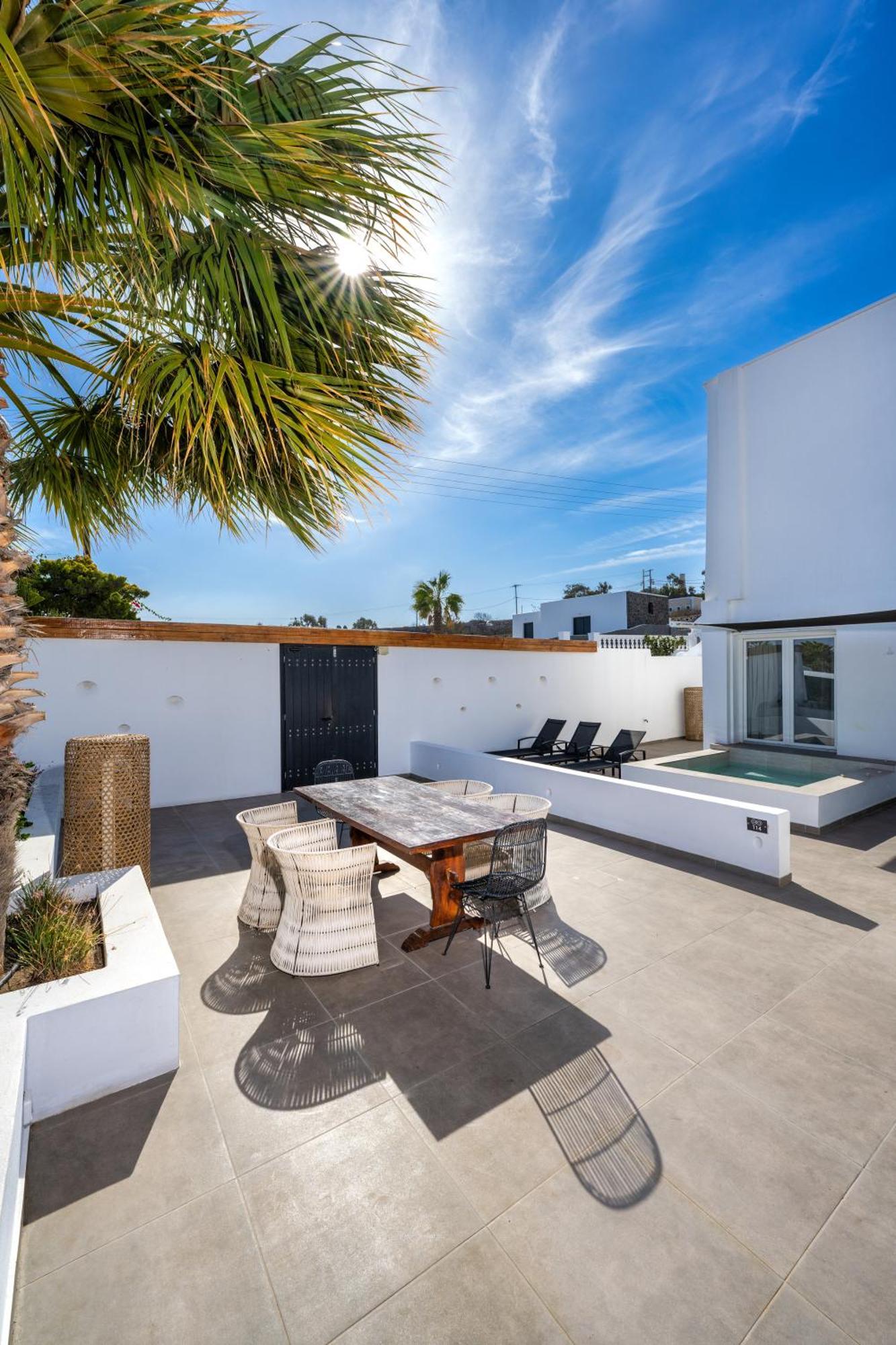 Callia Retreat Suites - Adults Only Fira  Dış mekan fotoğraf