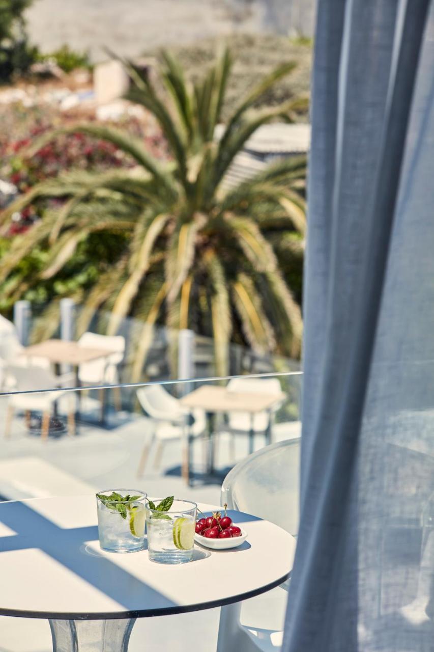 Callia Retreat Suites - Adults Only Fira  Dış mekan fotoğraf