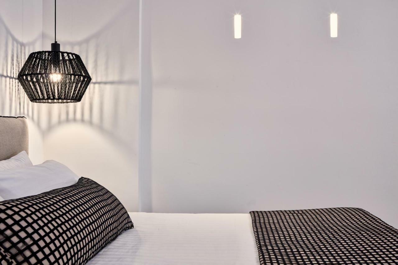 Callia Retreat Suites - Adults Only Fira  Dış mekan fotoğraf
